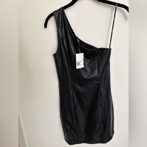 Forever 21 Black One-Shoulder Dress